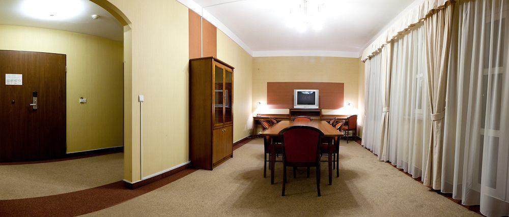 Comfortbiznes Pruszków Exteriér fotografie